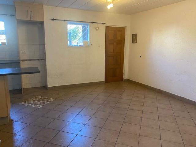 2 Bedroom Property for Sale in Magaliessig Gauteng