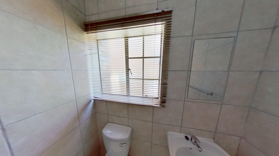 2 Bedroom Property for Sale in North Riding Gauteng