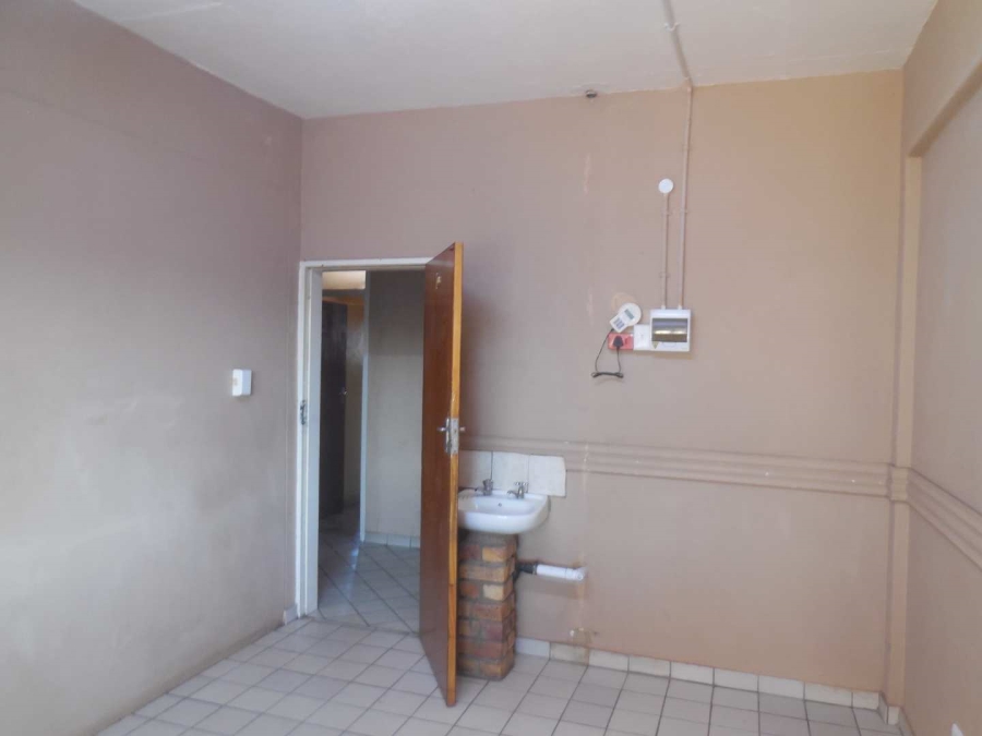 To Let 1 Bedroom Property for Rent in East Lynne Gauteng