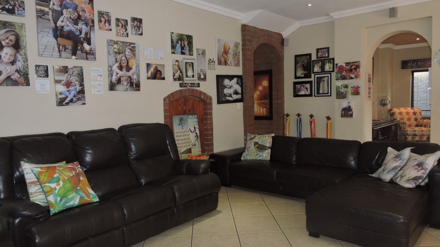 4 Bedroom Property for Sale in Willow Acres Gauteng