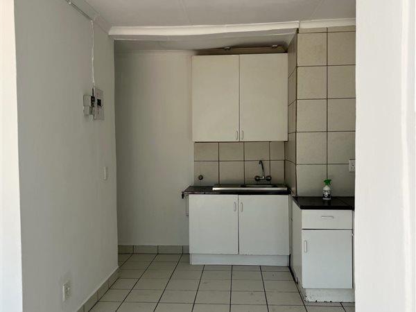 To Let 1 Bedroom Property for Rent in Bryanston Gauteng