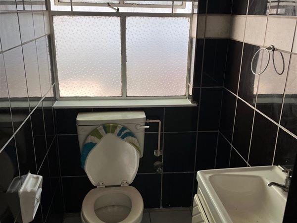 To Let 1 Bedroom Property for Rent in Bryanston Gauteng