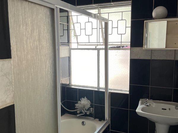 To Let 1 Bedroom Property for Rent in Bryanston Gauteng