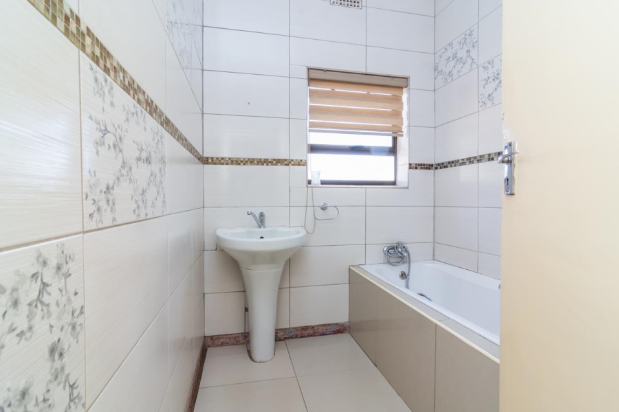 4 Bedroom Property for Sale in Westonaria Gauteng