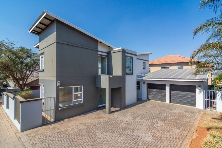 To Let 3 Bedroom Property for Rent in Homes Haven Gauteng