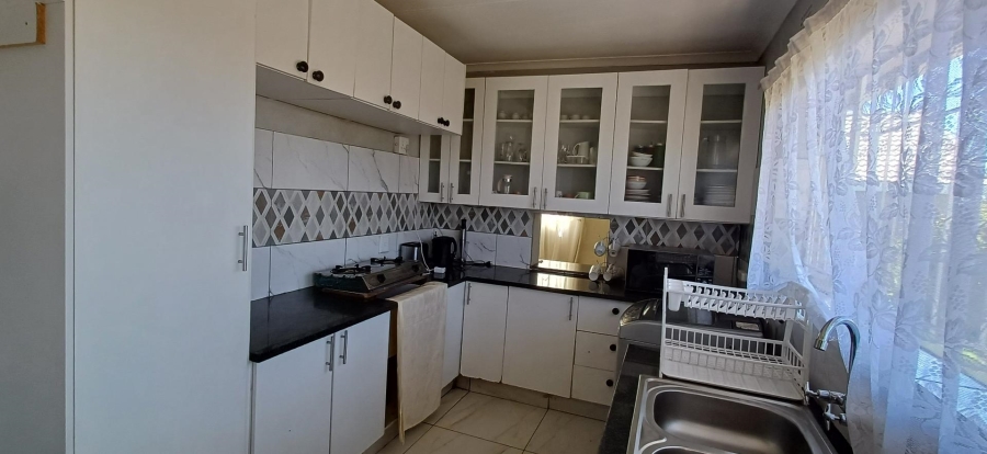 4 Bedroom Property for Sale in Glenvista Gauteng