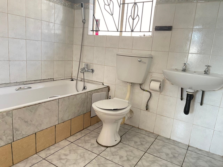 3 Bedroom Property for Sale in Mondeor Gauteng