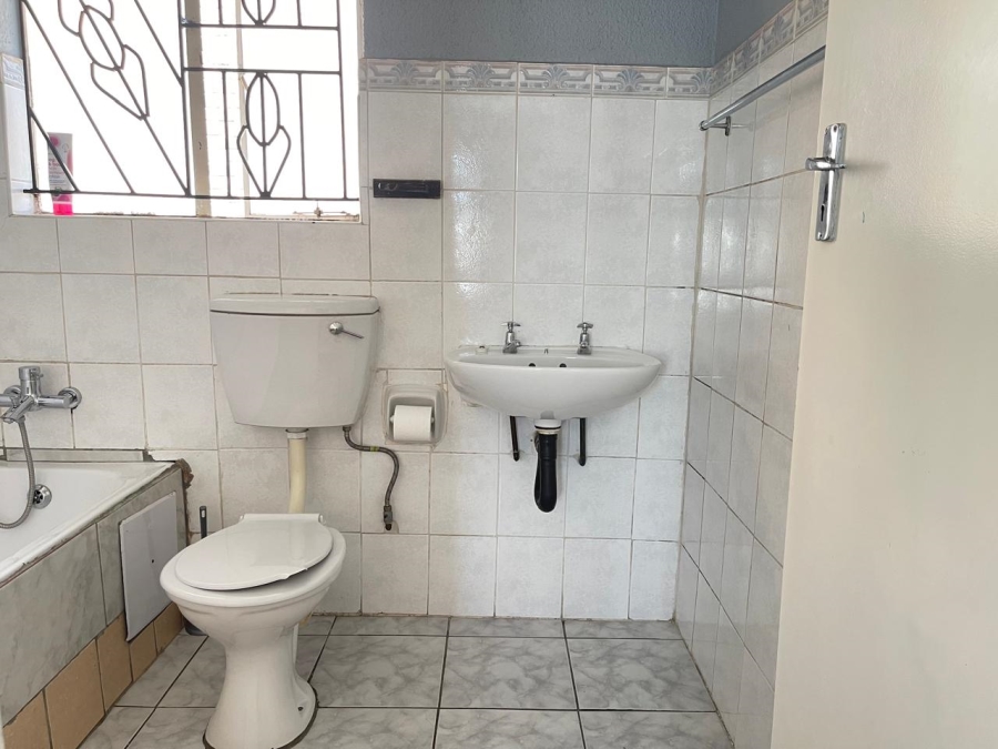 3 Bedroom Property for Sale in Mondeor Gauteng