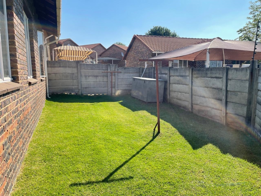 3 Bedroom Property for Sale in Mondeor Gauteng