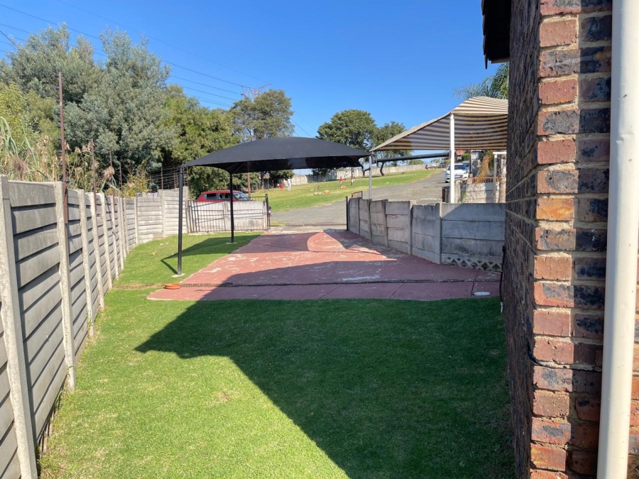 3 Bedroom Property for Sale in Mondeor Gauteng