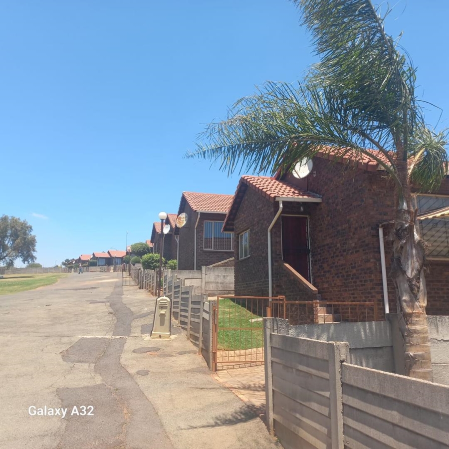 3 Bedroom Property for Sale in Mondeor Gauteng