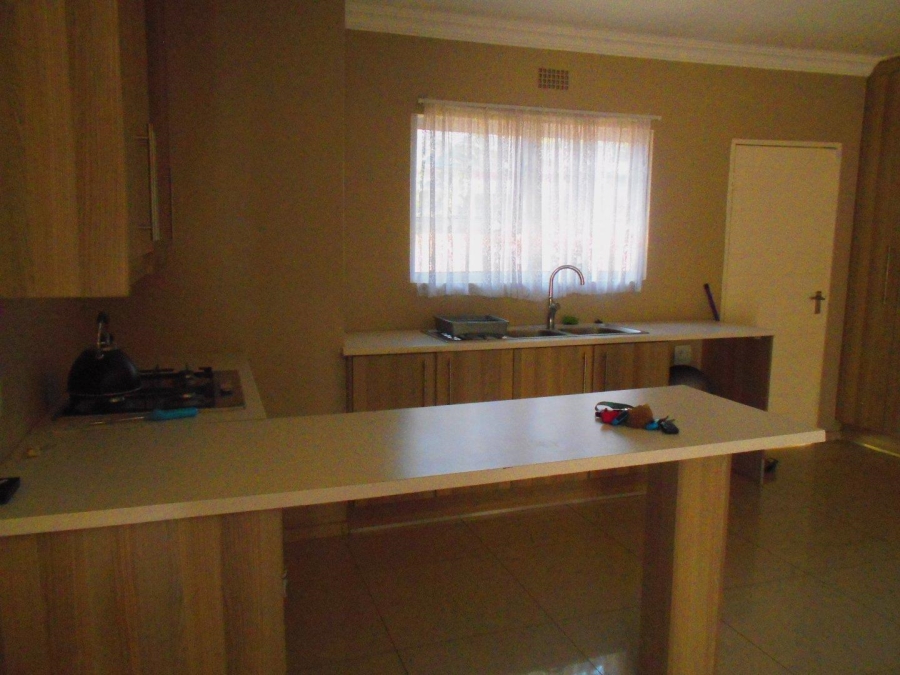 To Let 2 Bedroom Property for Rent in Brackenhurst Gauteng