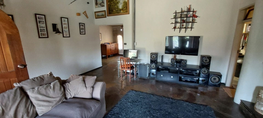 4 Bedroom Property for Sale in Verwoerdpark Gauteng