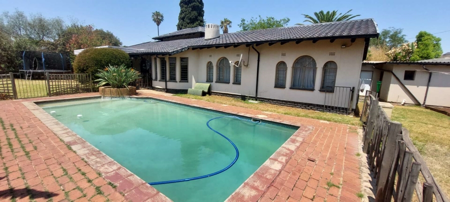 4 Bedroom Property for Sale in Verwoerdpark Gauteng