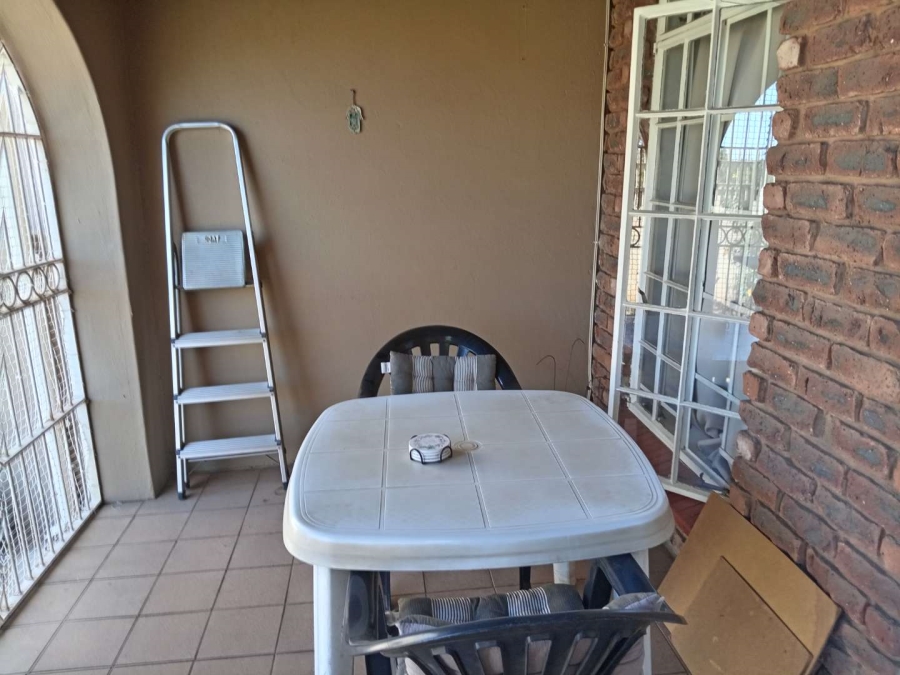 3 Bedroom Property for Sale in Elardus Park Gauteng