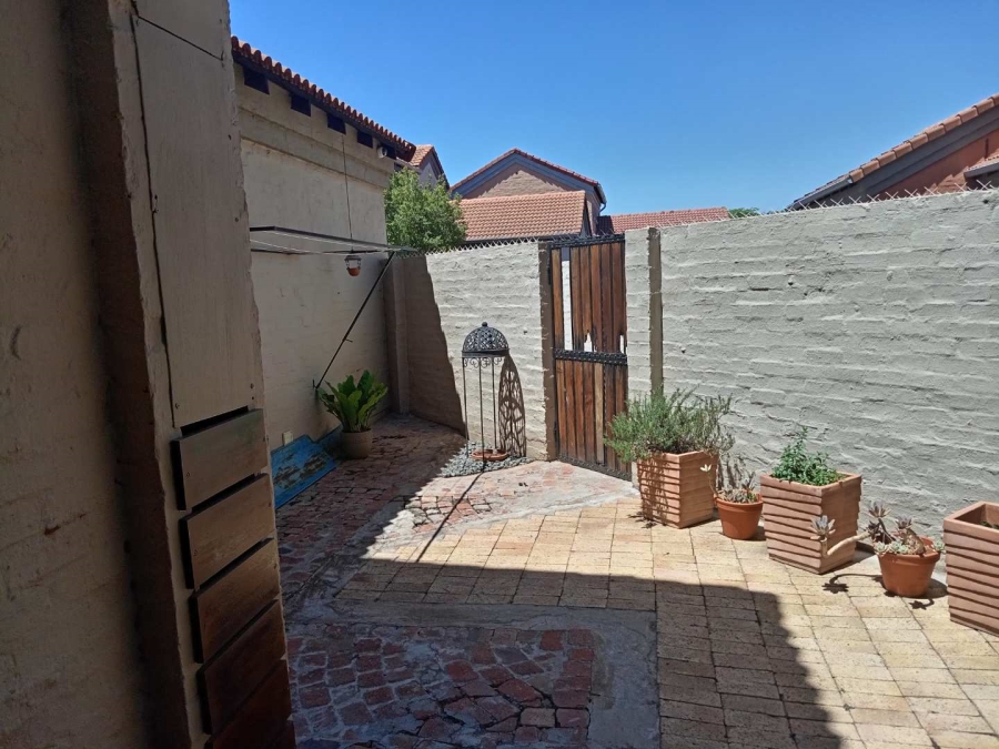 3 Bedroom Property for Sale in Equestria Gauteng