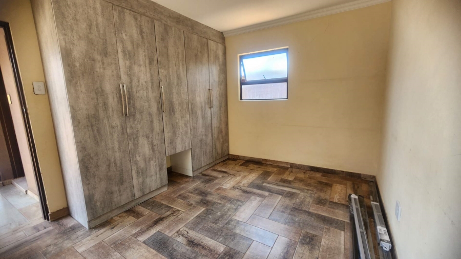 To Let 1 Bedroom Property for Rent in Chantelle Gauteng