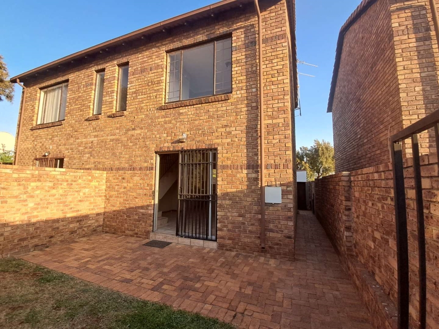 2 Bedroom Property for Sale in Halfway Gardens Gauteng