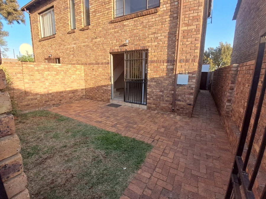 2 Bedroom Property for Sale in Halfway Gardens Gauteng