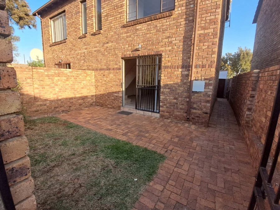 2 Bedroom Property for Sale in Halfway Gardens Gauteng