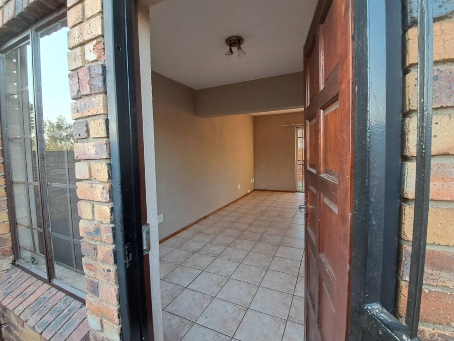 2 Bedroom Property for Sale in Halfway Gardens Gauteng