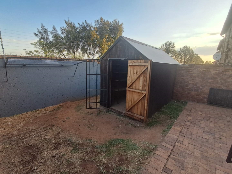 2 Bedroom Property for Sale in Halfway Gardens Gauteng