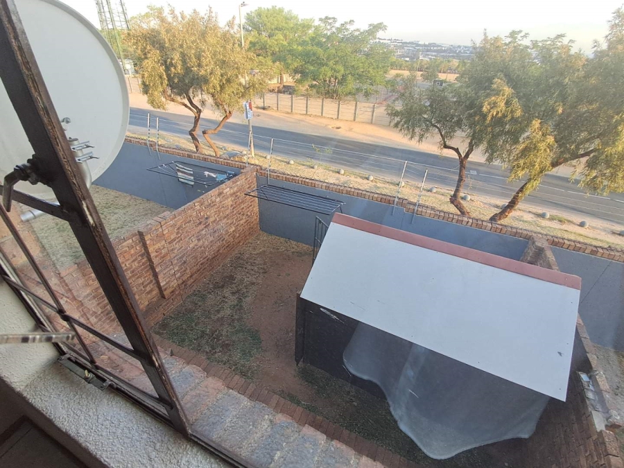 2 Bedroom Property for Sale in Halfway Gardens Gauteng