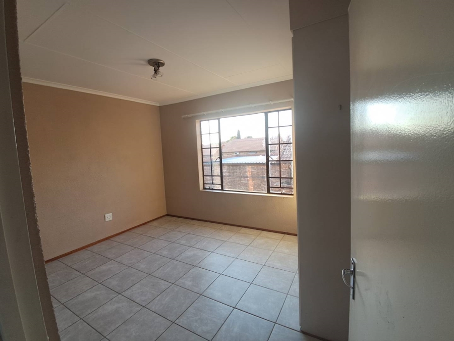 2 Bedroom Property for Sale in Halfway Gardens Gauteng