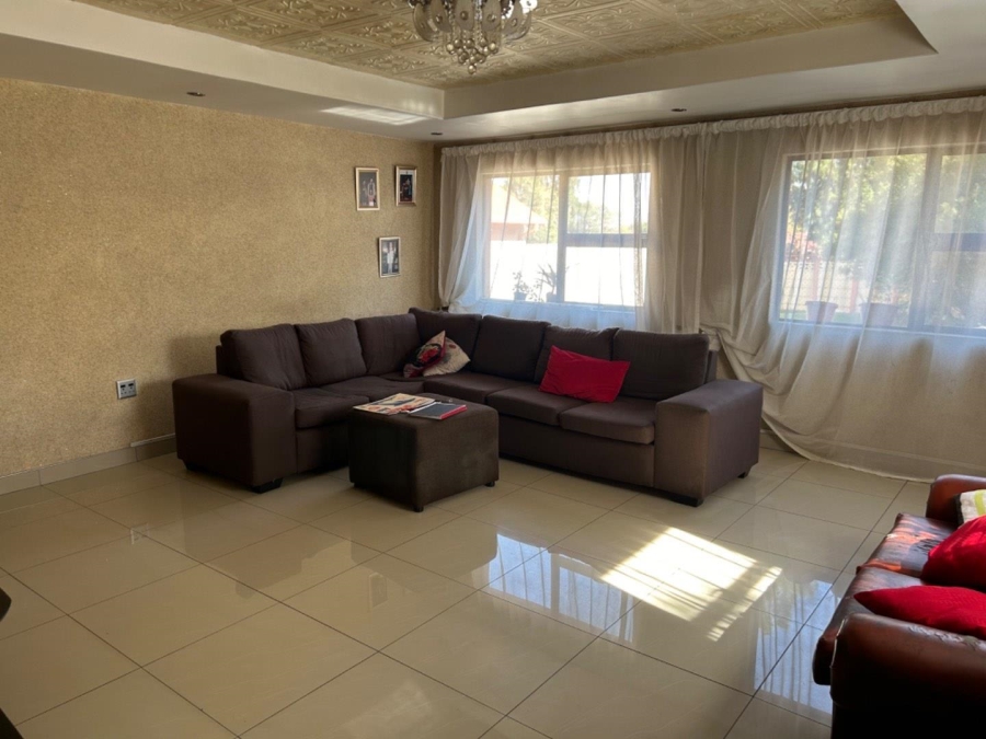 To Let 3 Bedroom Property for Rent in Brackendowns Gauteng