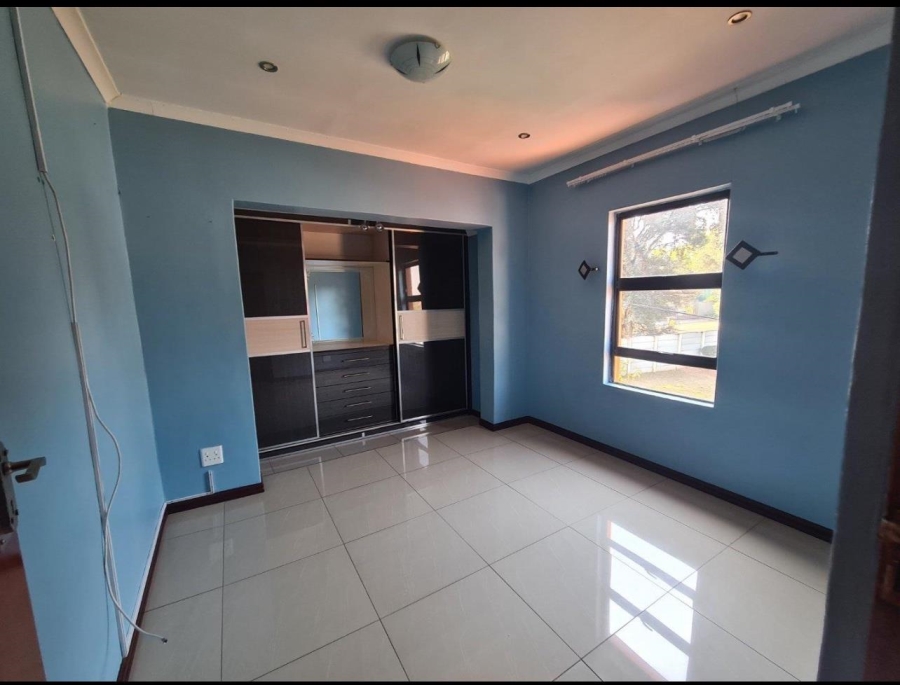 To Let 3 Bedroom Property for Rent in Brackendowns Gauteng