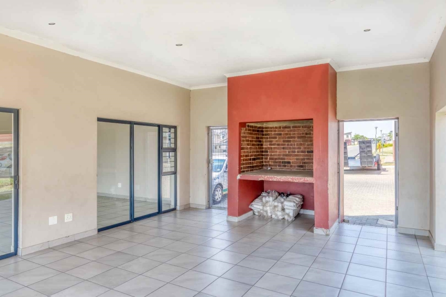 2 Bedroom Property for Sale in Noordwyk Gauteng