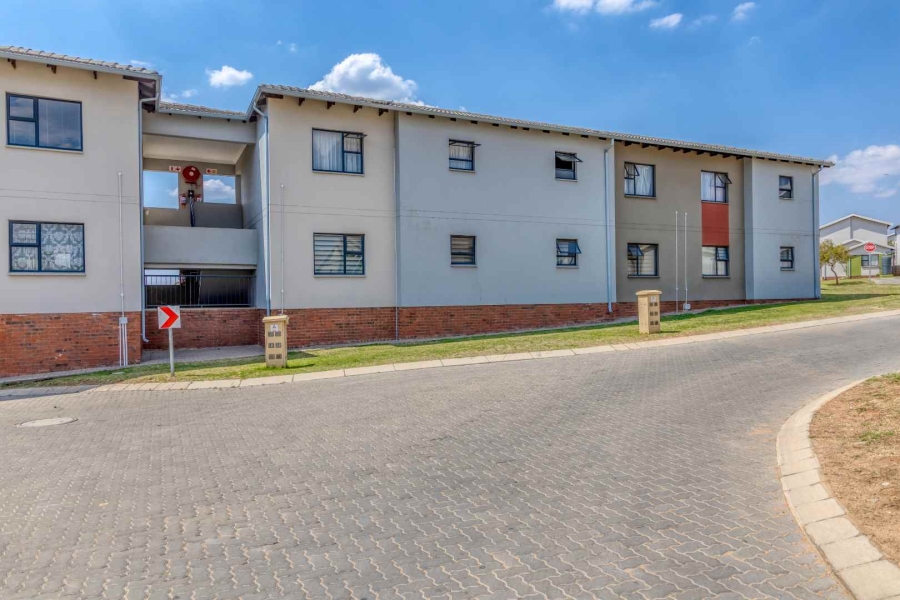 2 Bedroom Property for Sale in Noordwyk Gauteng