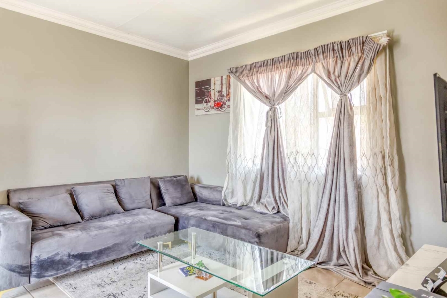 2 Bedroom Property for Sale in Noordwyk Gauteng