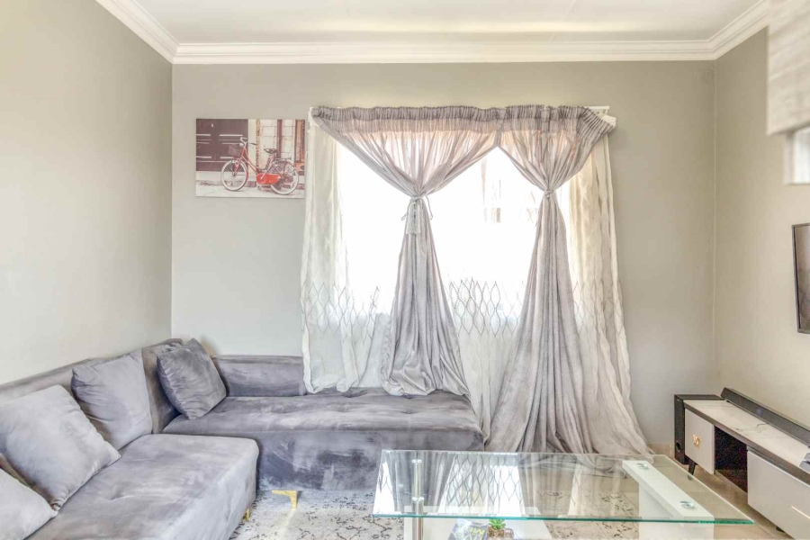 2 Bedroom Property for Sale in Noordwyk Gauteng