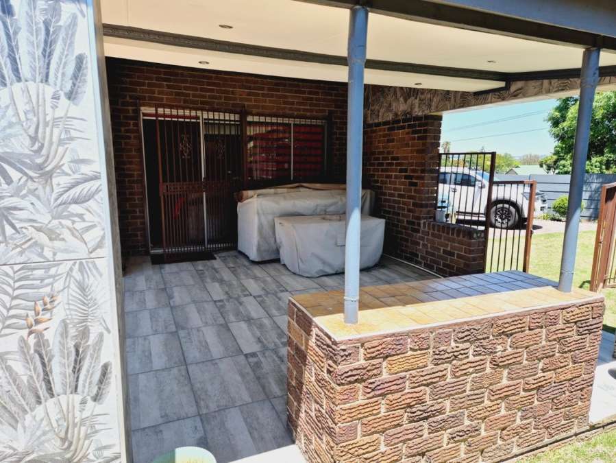 4 Bedroom Property for Sale in Harmelia Gauteng