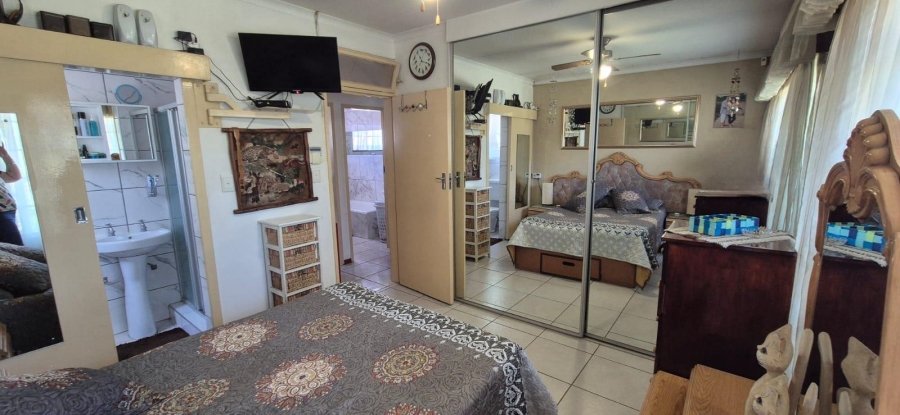 3 Bedroom Property for Sale in Brackendowns Gauteng