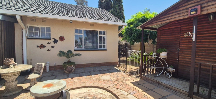 3 Bedroom Property for Sale in Brackendowns Gauteng