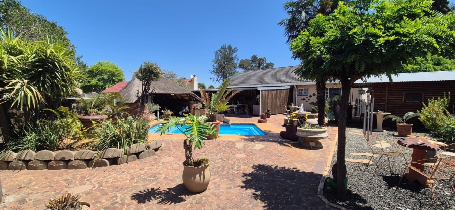 3 Bedroom Property for Sale in Brackendowns Gauteng