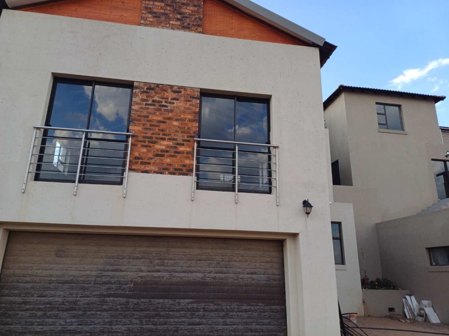 3 Bedroom Property for Sale in South Crest Gauteng