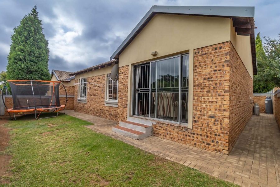 3 Bedroom Property for Sale in Honeydew Manor Gauteng