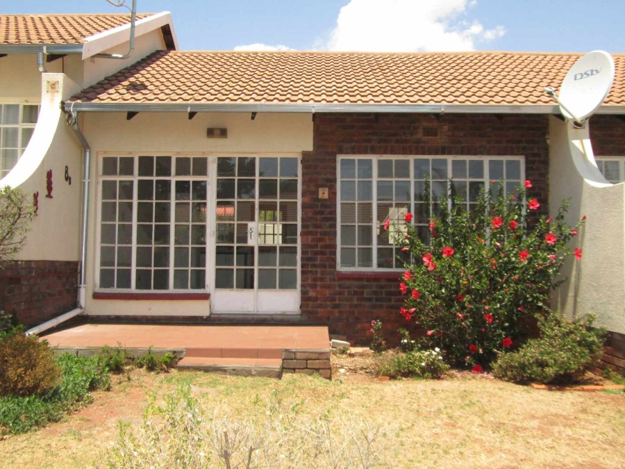 1 Bedroom Property for Sale in Helderkruin Gauteng