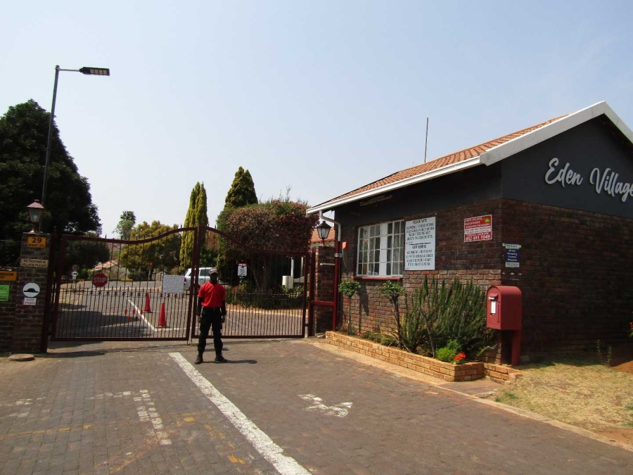 1 Bedroom Property for Sale in Helderkruin Gauteng