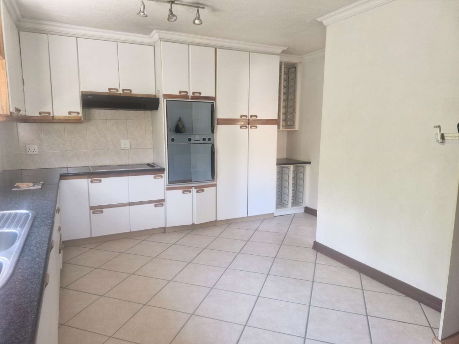 To Let 4 Bedroom Property for Rent in Sandton Central Gauteng