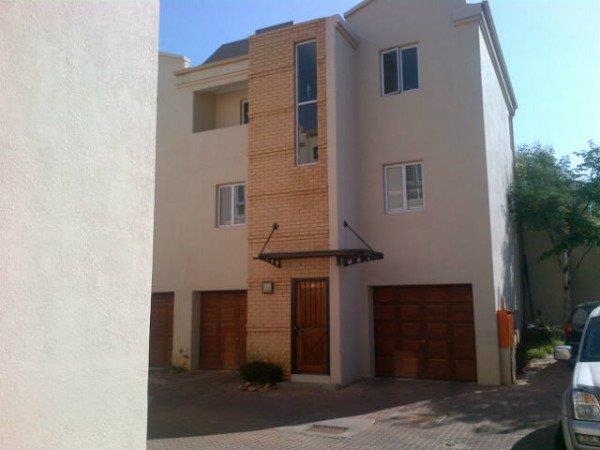 2 Bedroom Property for Sale in Atholl Gauteng