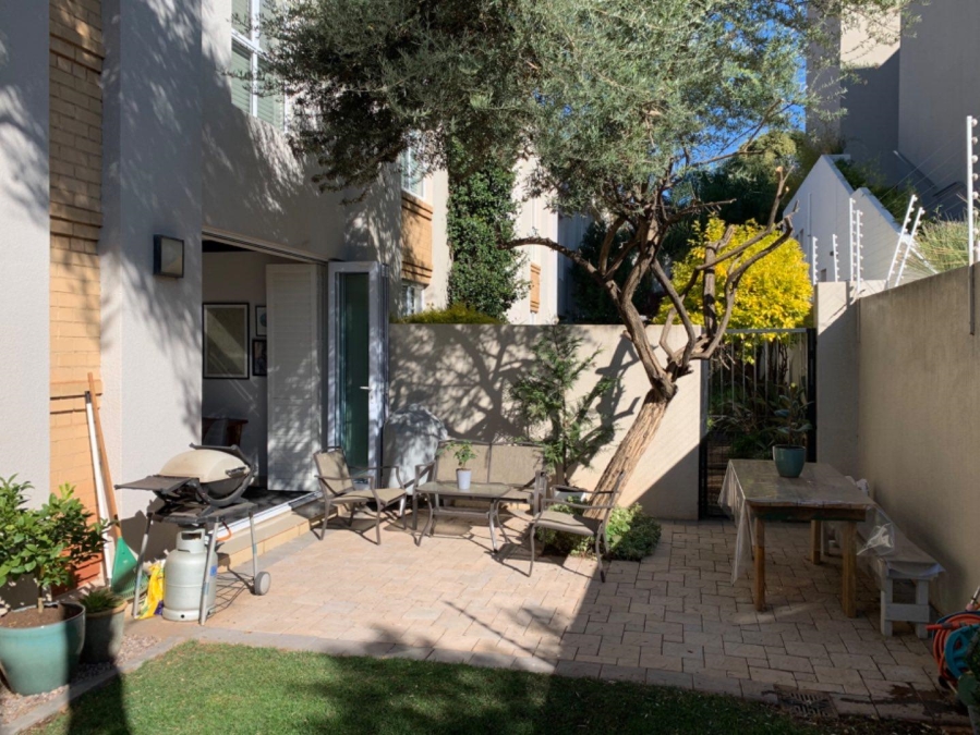 2 Bedroom Property for Sale in Atholl Gauteng