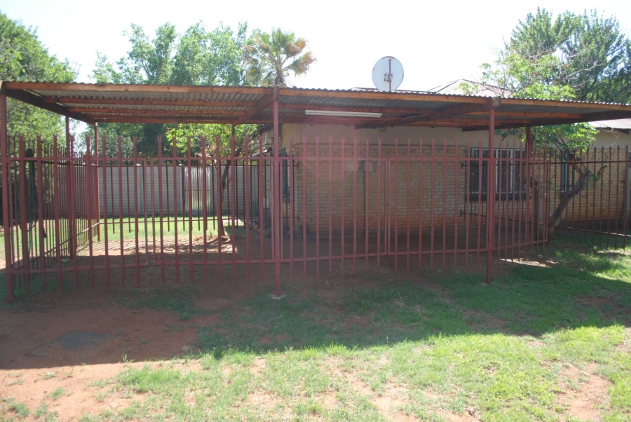 To Let 3 Bedroom Property for Rent in Kookrus Gauteng