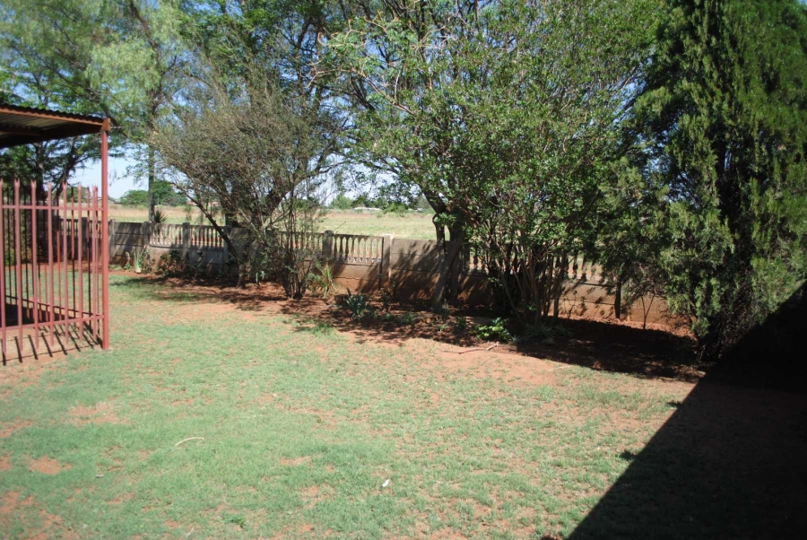 To Let 3 Bedroom Property for Rent in Kookrus Gauteng