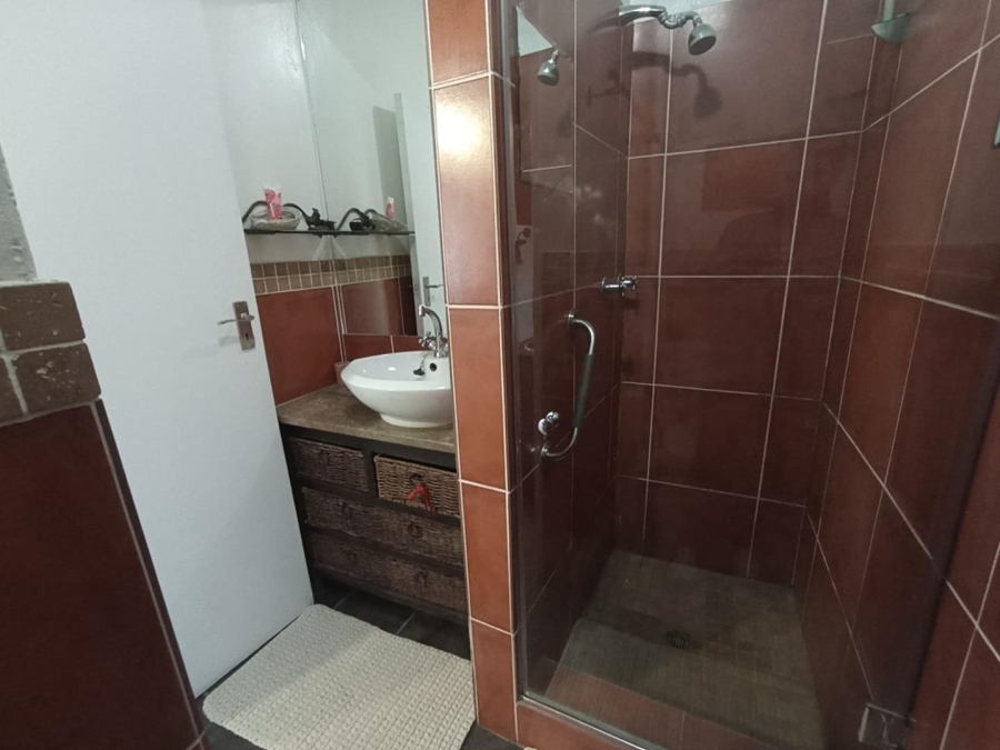 To Let 1 Bedroom Property for Rent in Robindale Gauteng