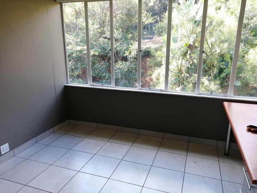 To Let 2 Bedroom Property for Rent in Waverley Gauteng