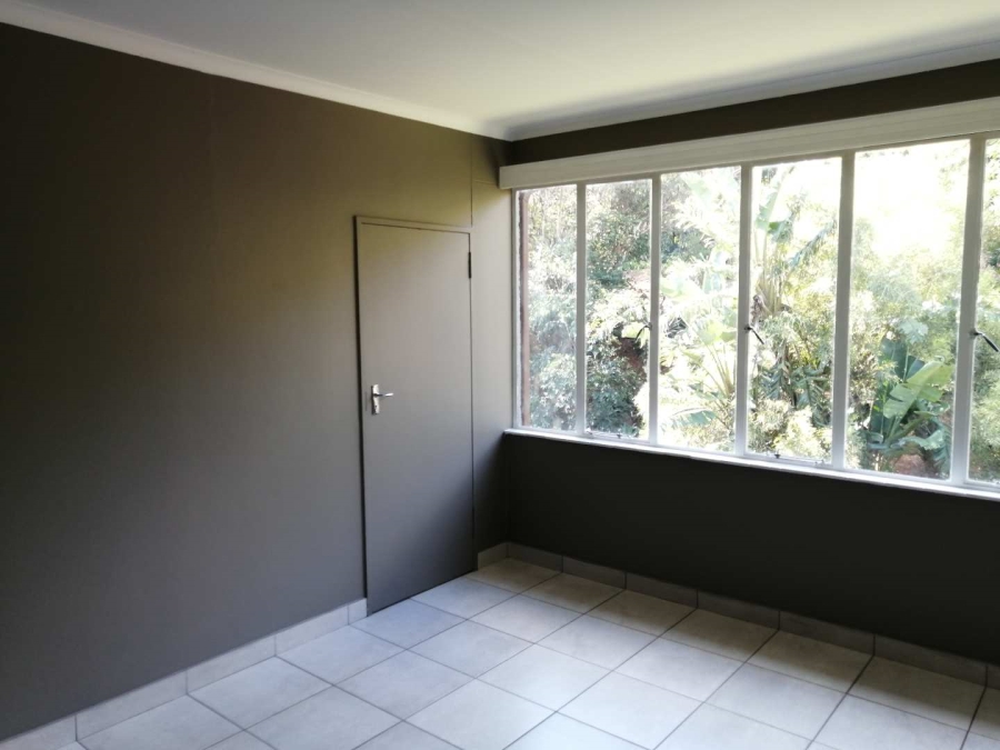 To Let 2 Bedroom Property for Rent in Waverley Gauteng